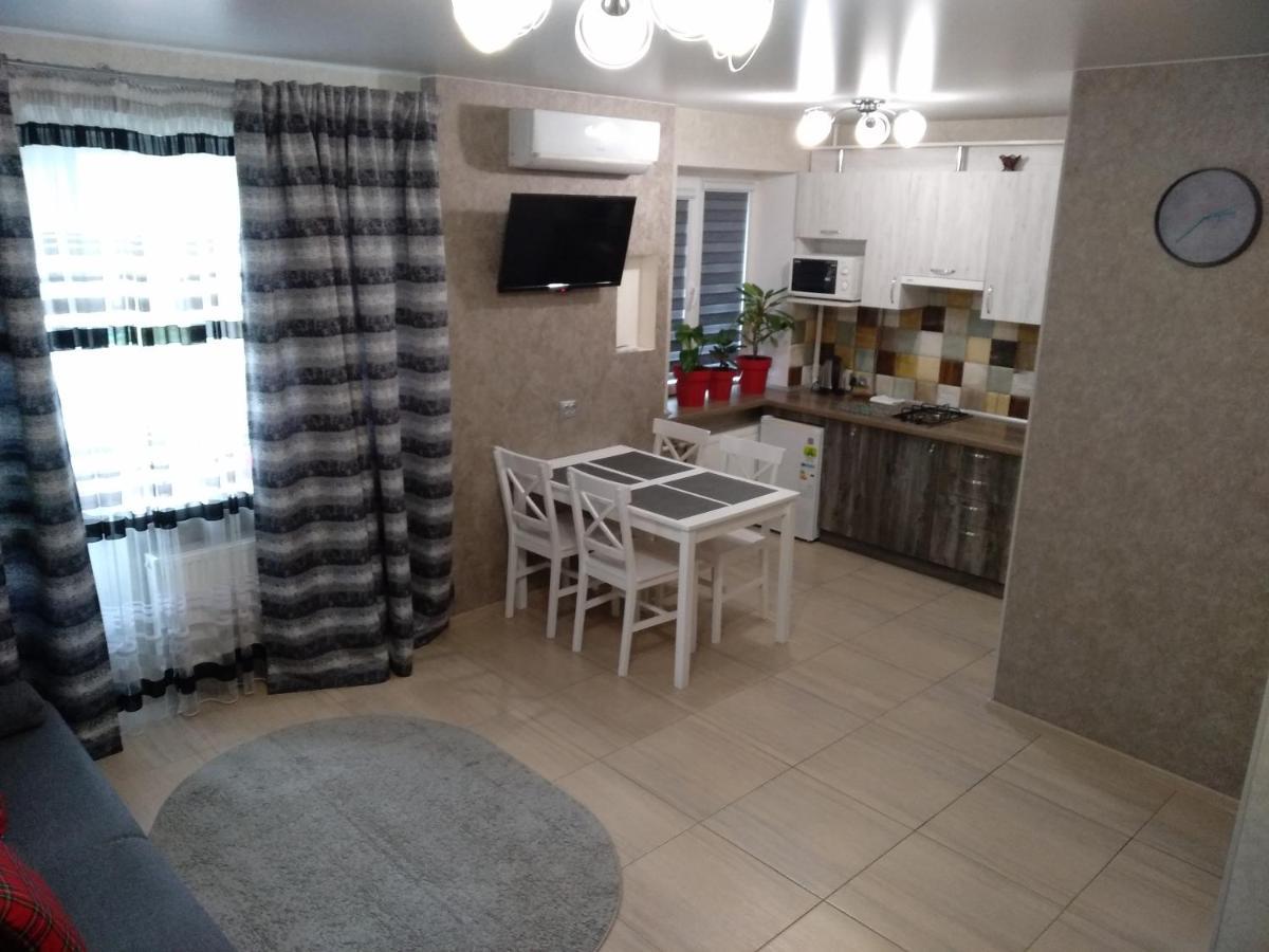 Luxuri Apartments Tsjernihiv Eksteriør bilde